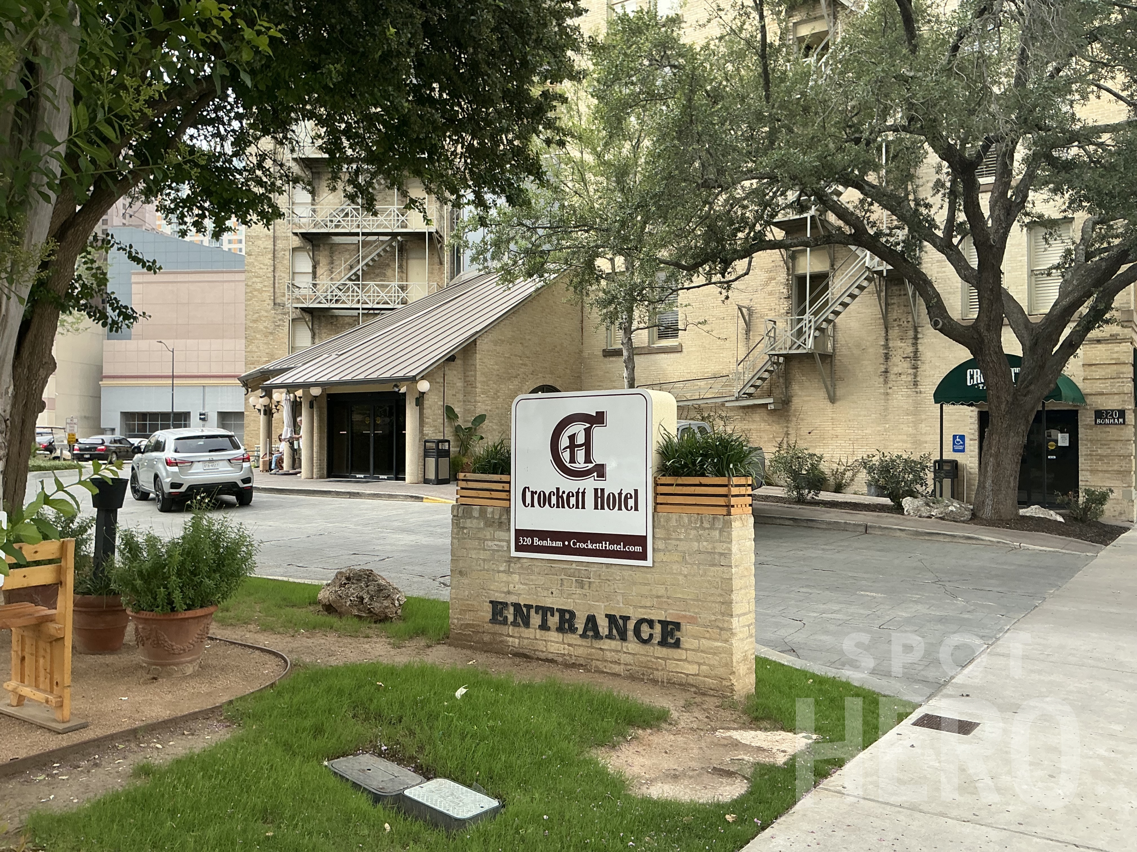 Photo of The Crockett Hotel Valet. - 320 Bonham