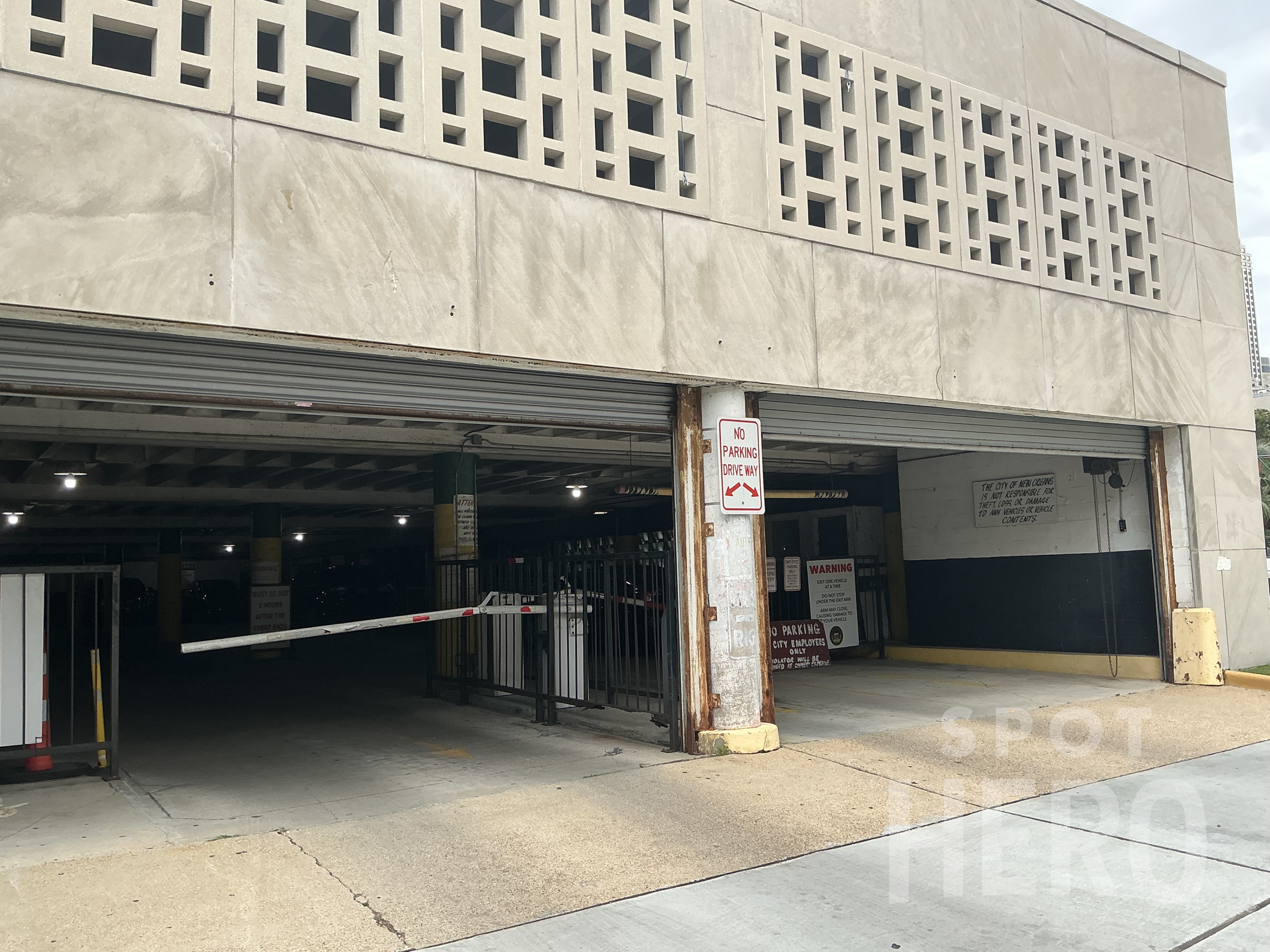 Photo of 1325 Poydras St. (1461 Poydras St.) - City Hall Garage