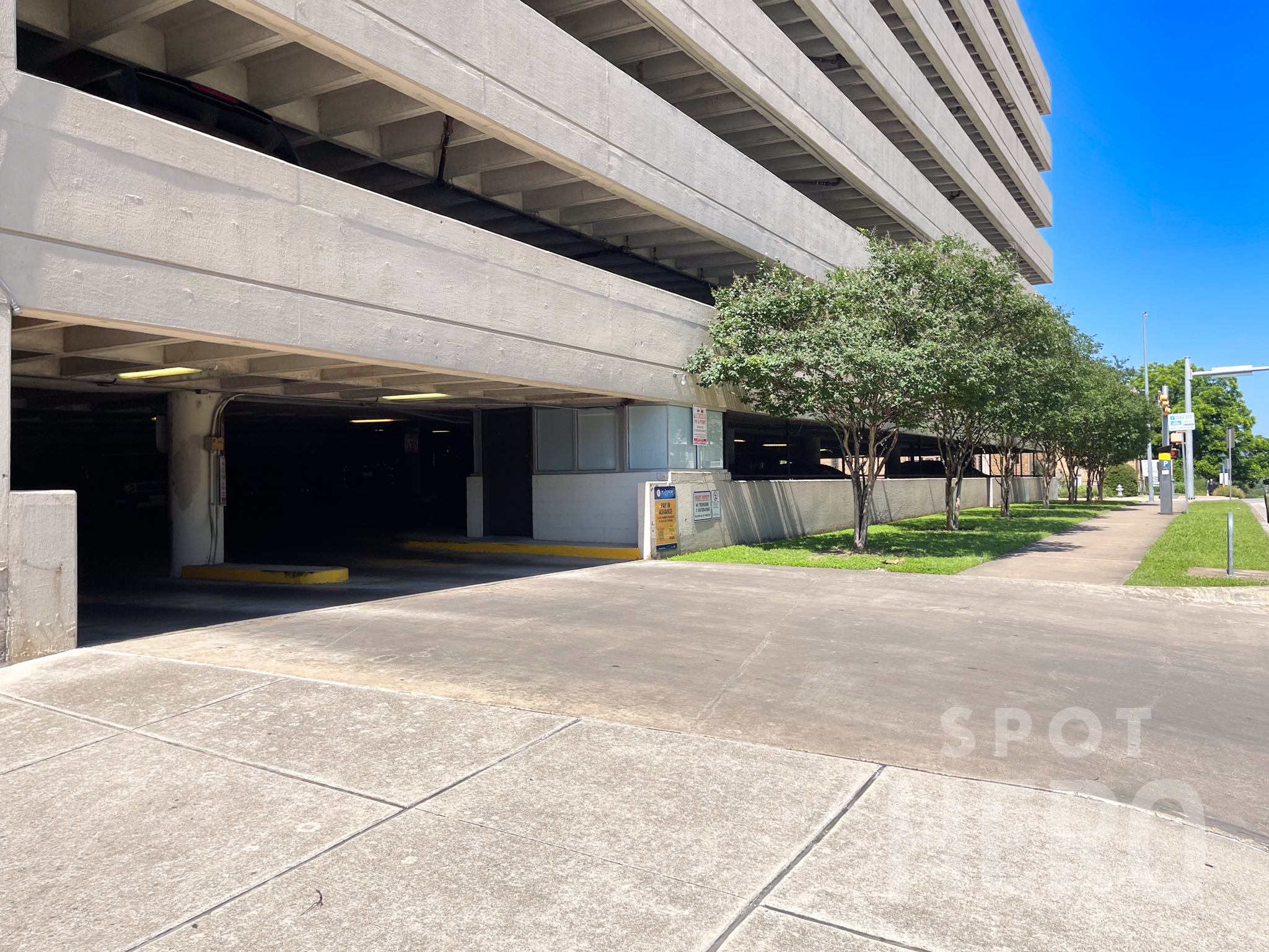 Photo of 307 W 12th St. - Granger Garage