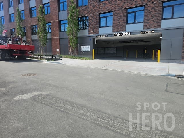 Photo of 38 Seaver Way (126-33 39th ave.) - MP Seaver Way Parking LLC Garage