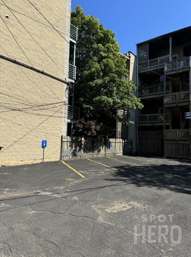 Photo of 1134 W Armitage Ave. - Spot #7