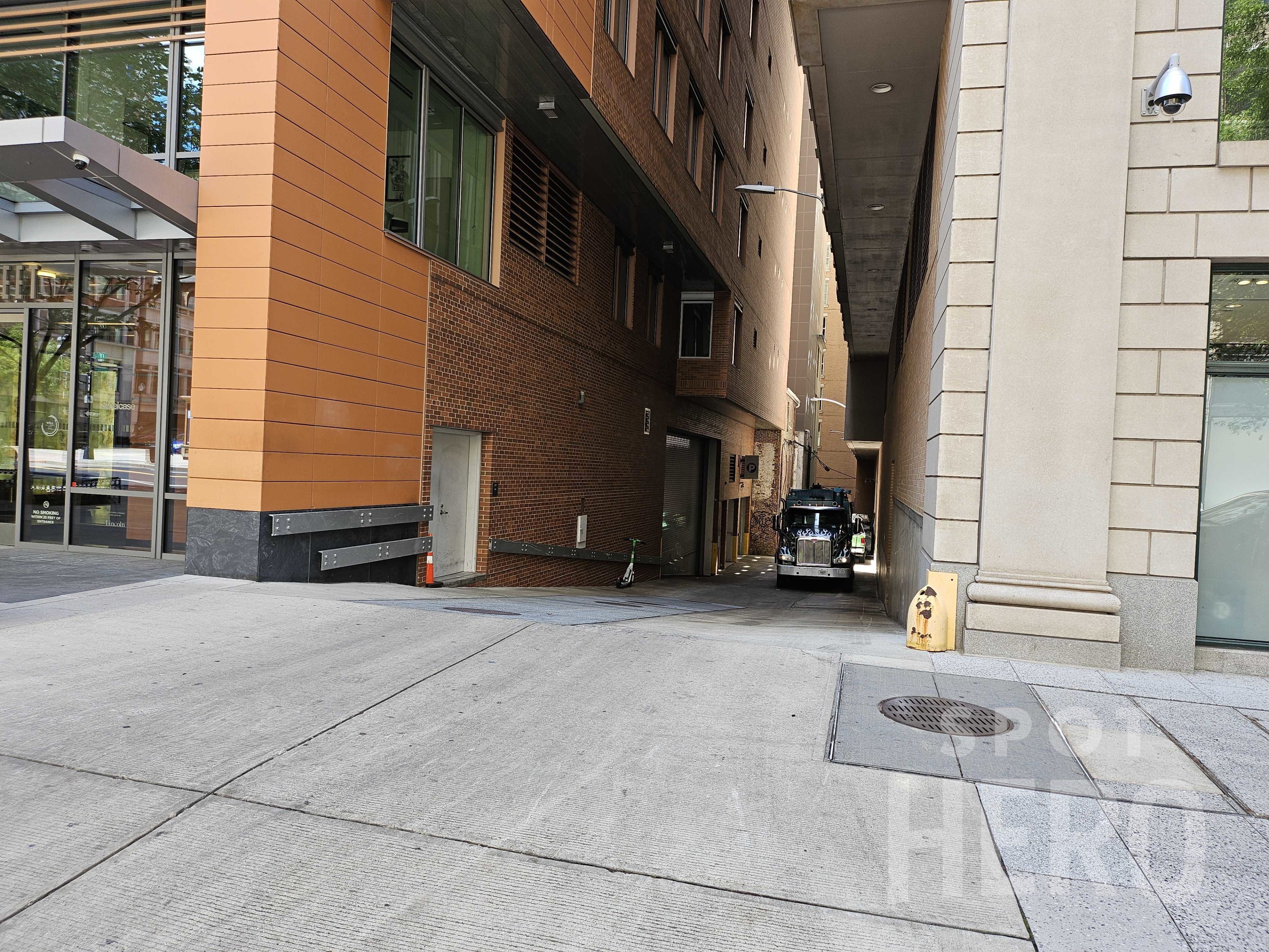 Photo of 1000 F St. NW - Garage
