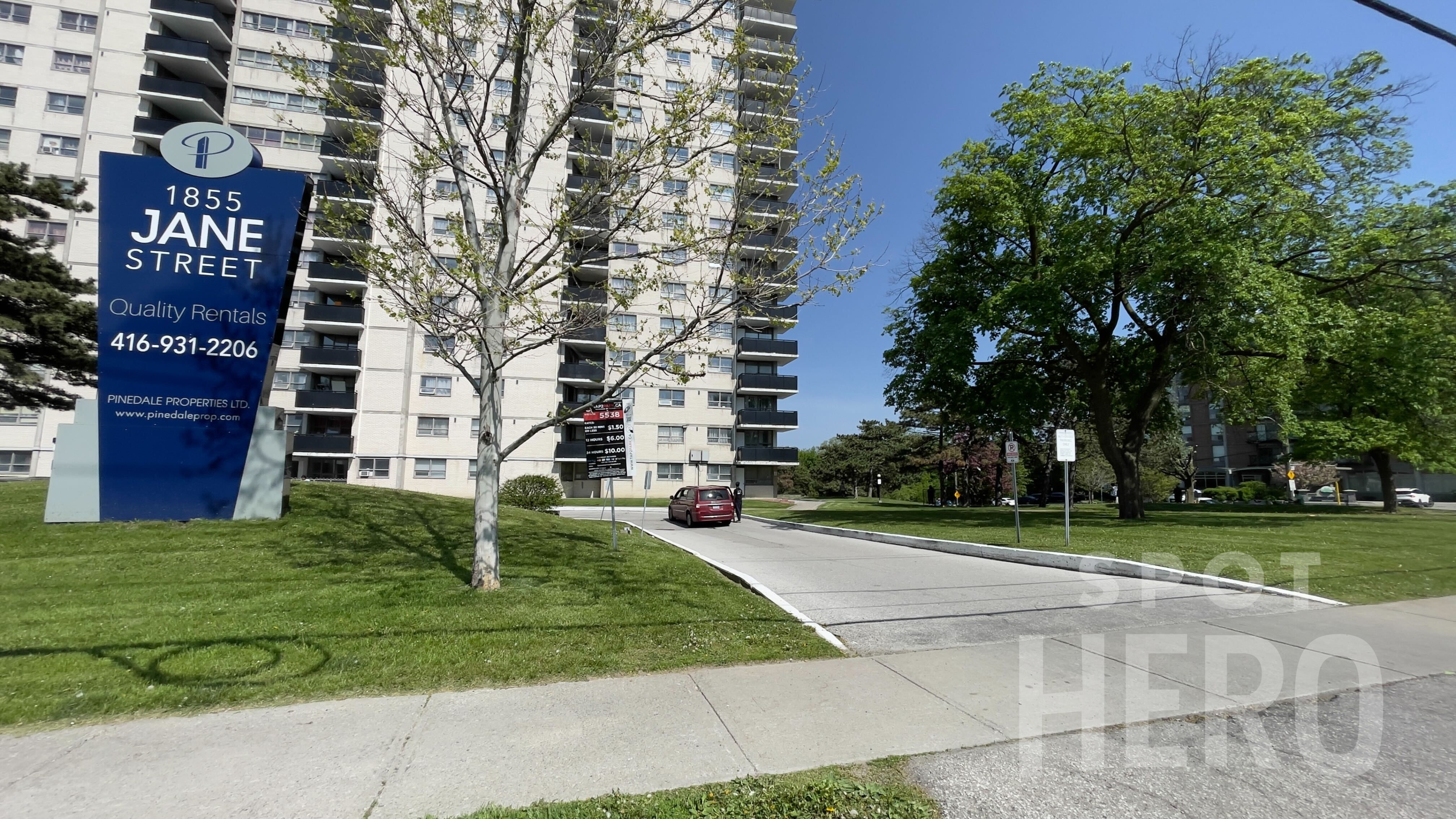 Photo of 284 Queens Dr. (1855 Jane St.) - Lot