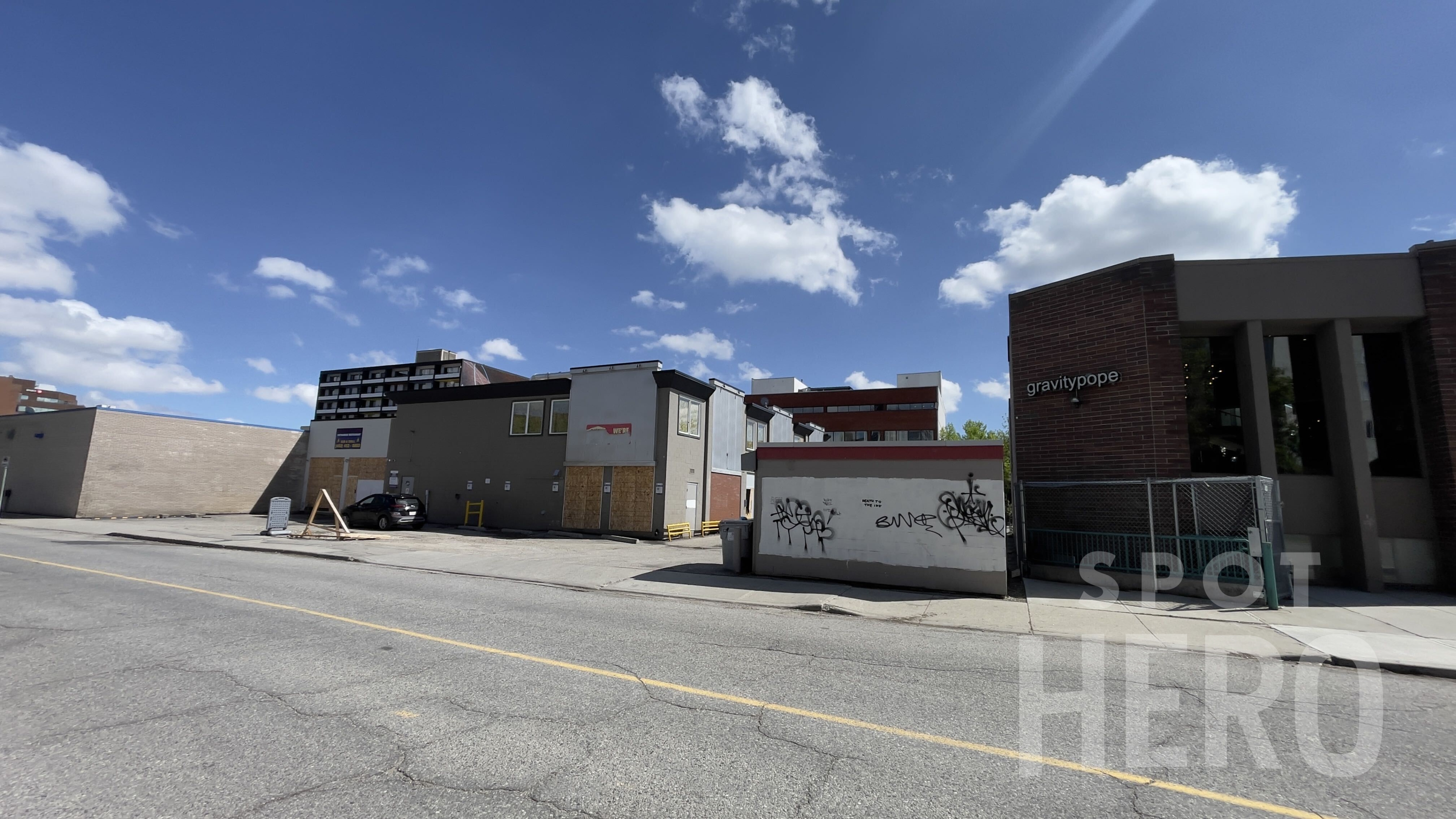 Photo of 1120 16 Ave. SW (1116 17 Ave. SW) - G0207