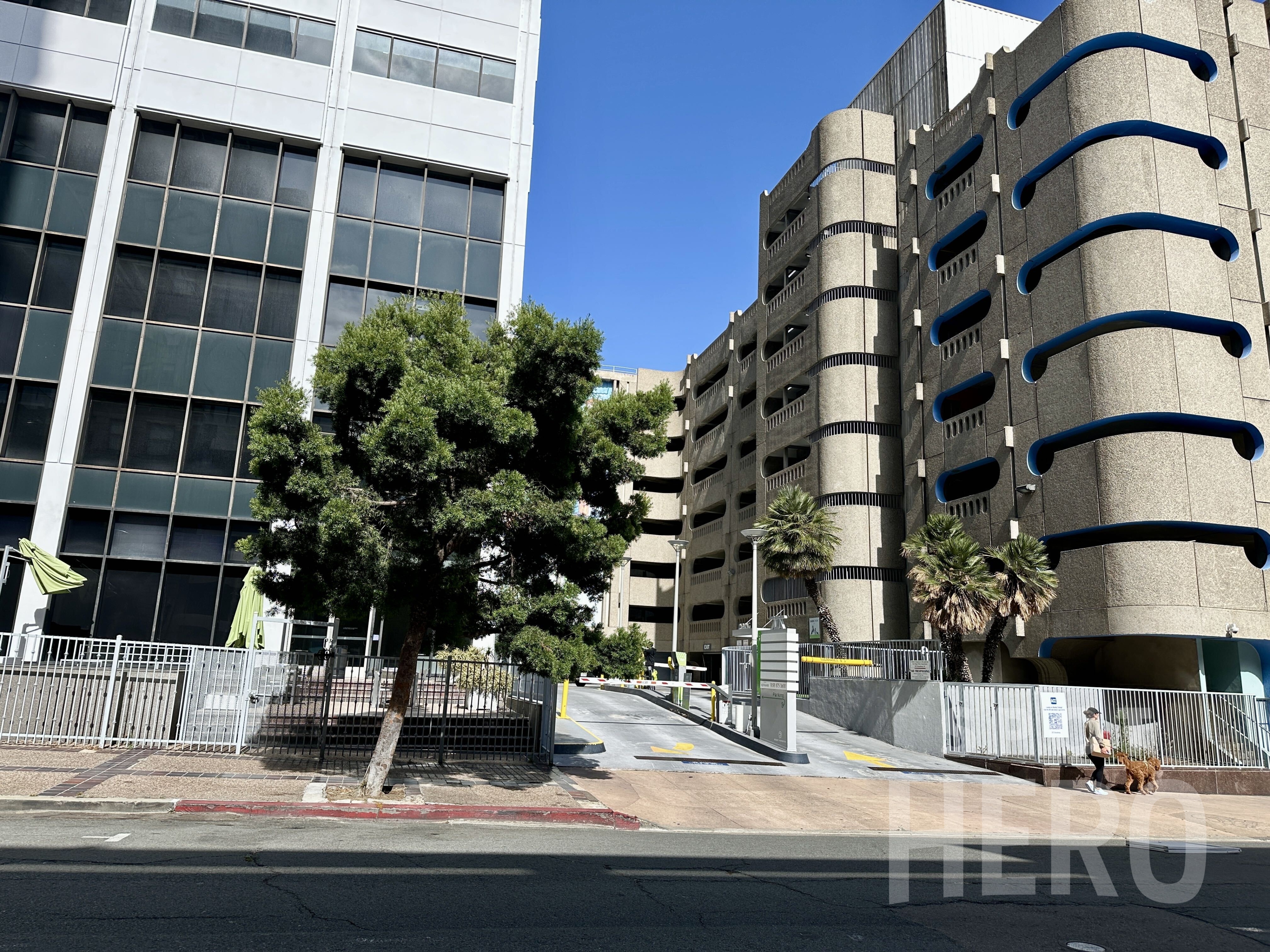 Photo of 935 Seventh Ave. (707 Broadway) - Garage