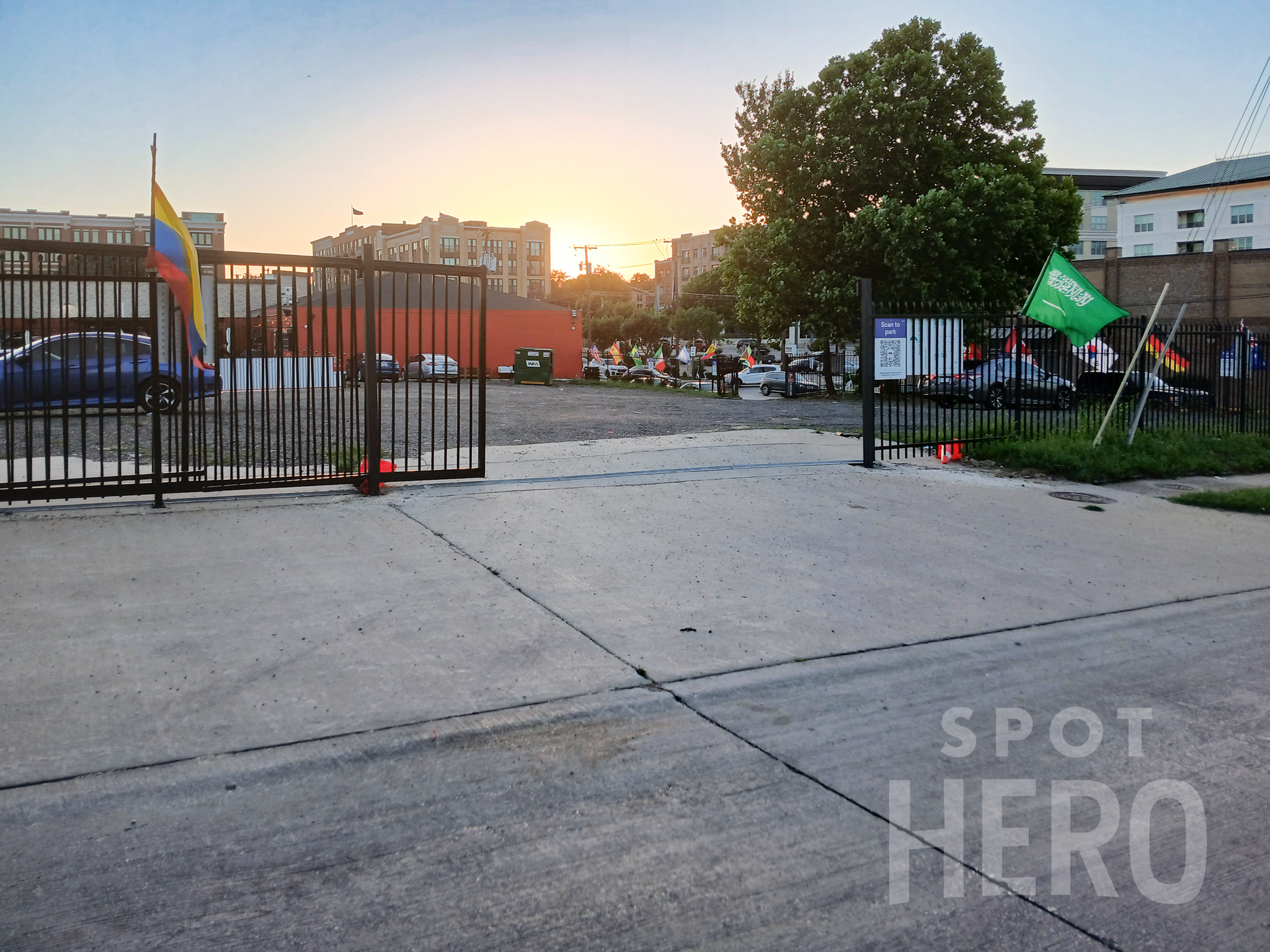 Photo of 423 N Beckley Ave. (114 W Seventh St.) - Besos Lot