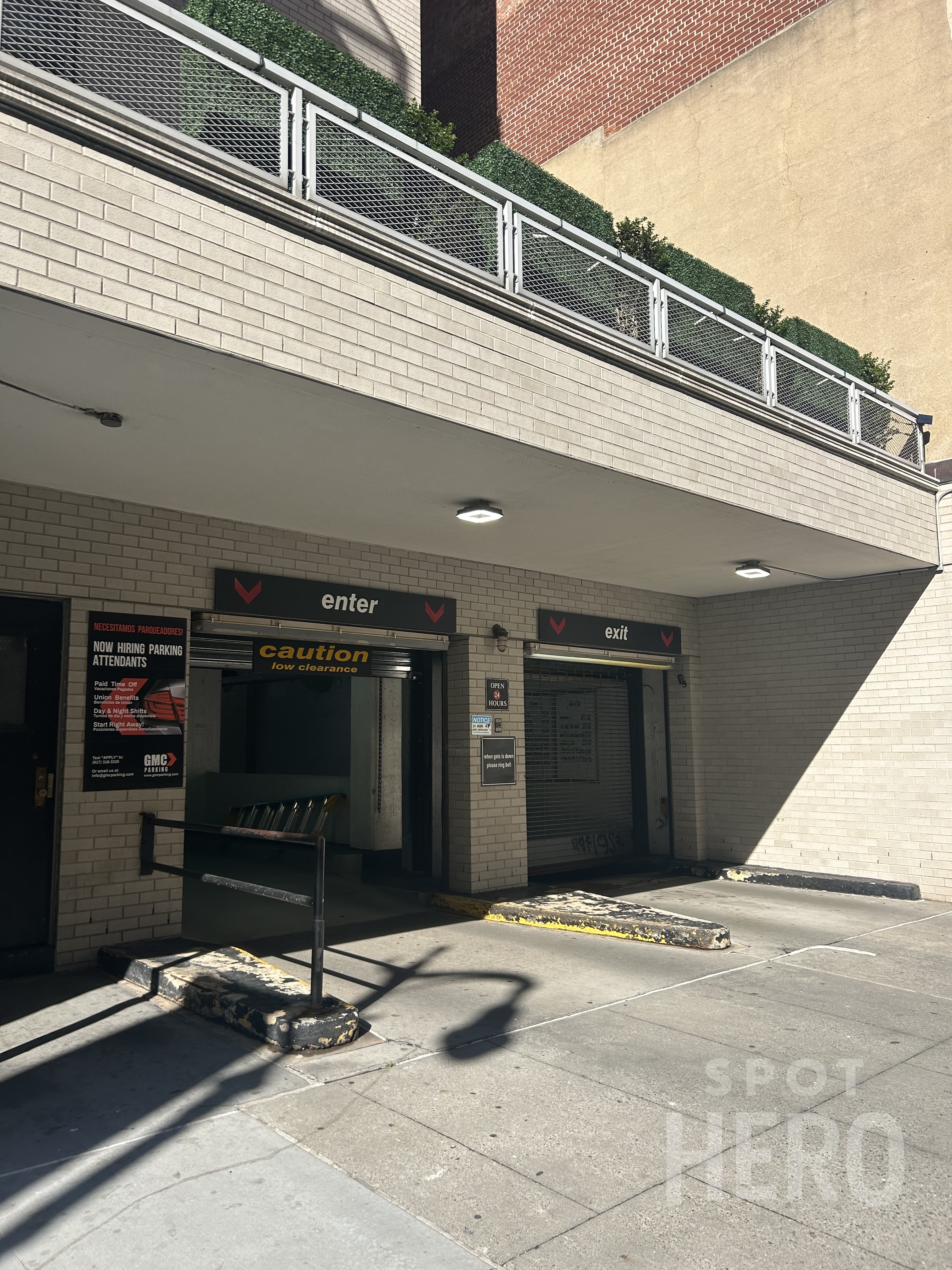 Photo of 4 W 8th St. (2 5th Ave.) - Garage