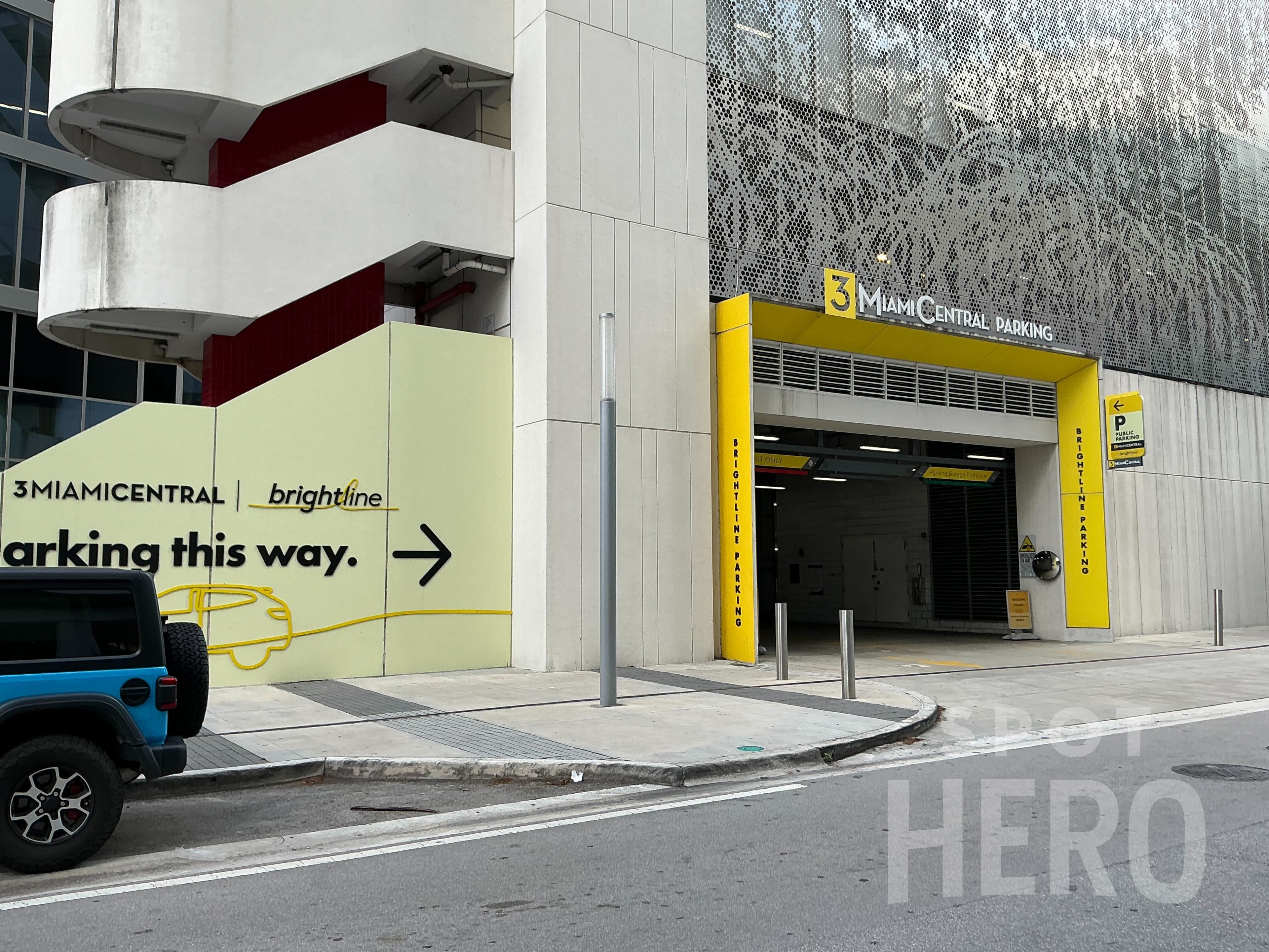 Photo of 610 NW 1st Ct (161 NW 6th St.) - 3 Miami Central Garage