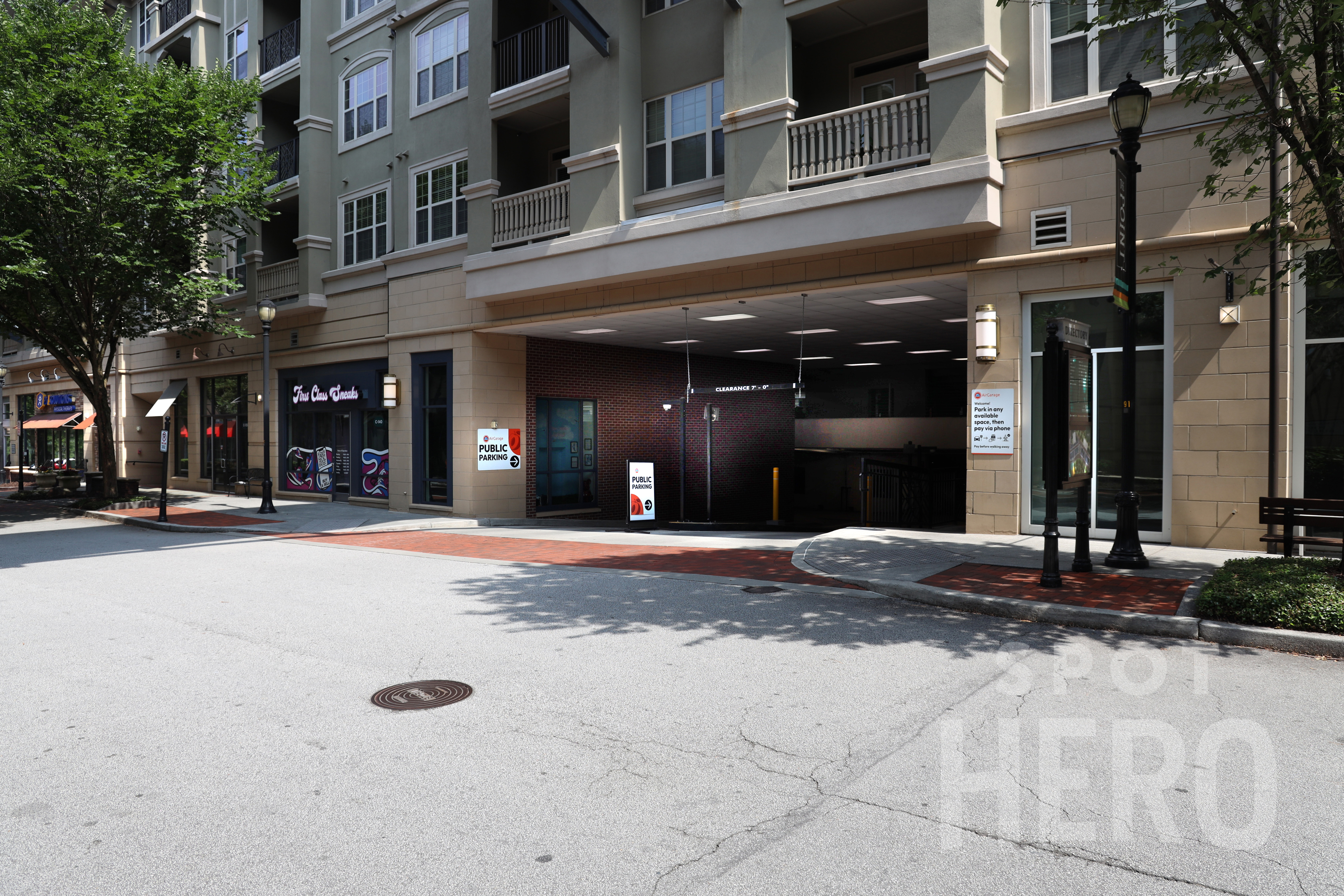 Photo of 1578 Avenue Pl. (855 Emory Point Dr.) - Garage