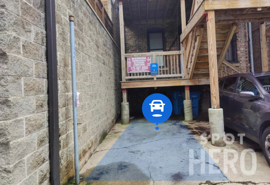 Photo of 3142 N Kenmore Ave. - Left Spot