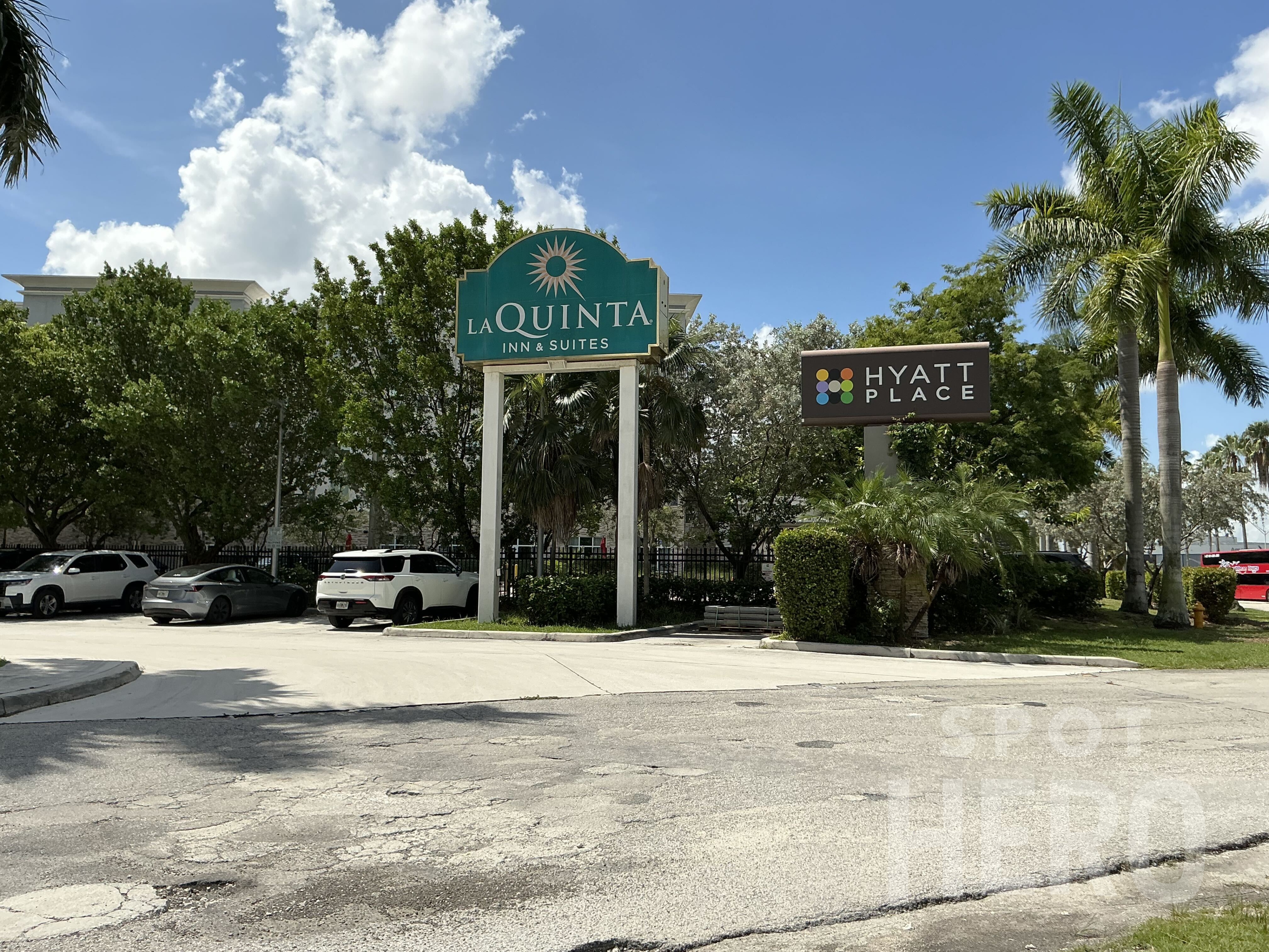 Photo of La Quinta Inn & Suites Miami Airport East - Uncovered Self Park