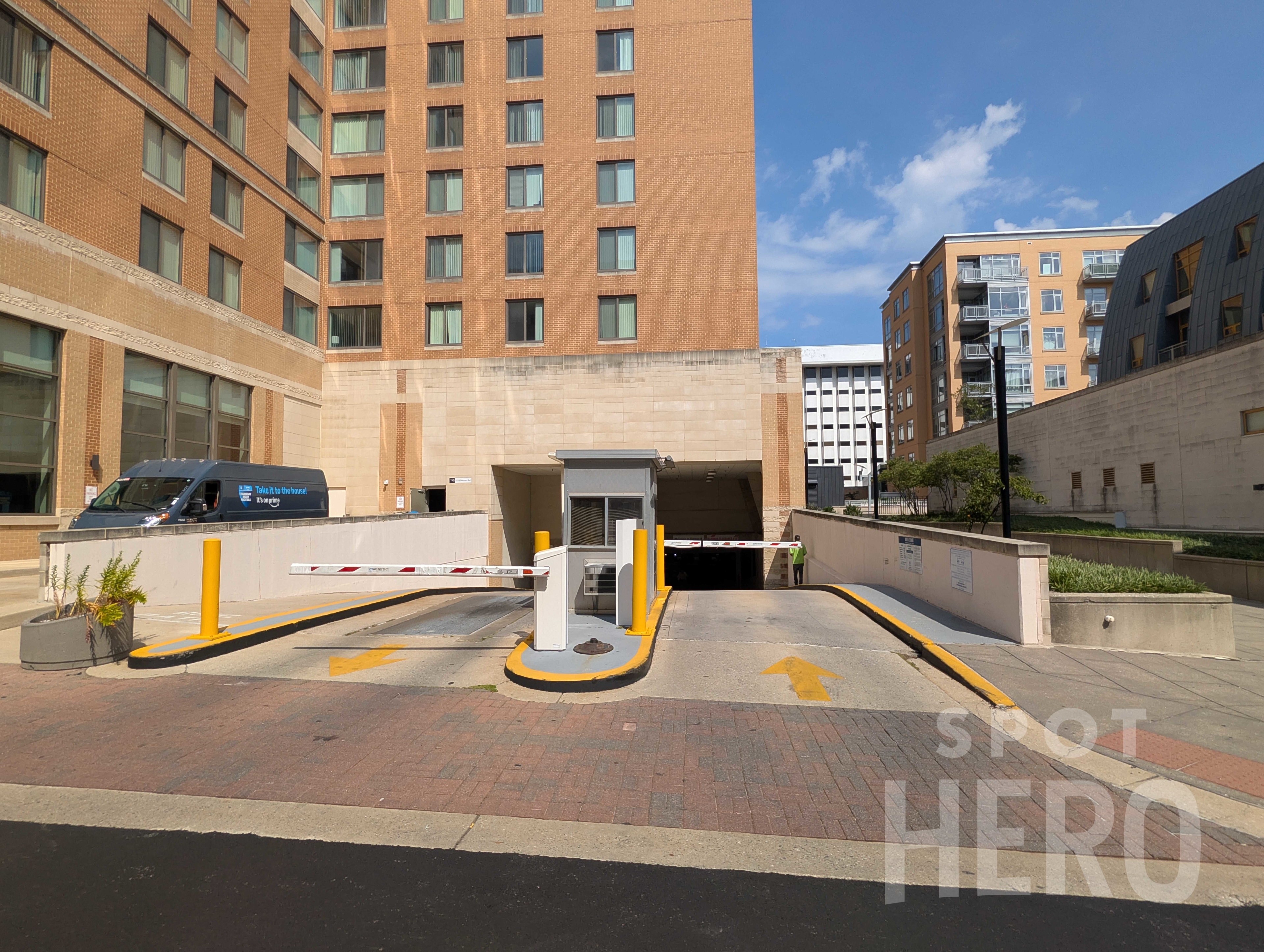Photo of 6509 Belcrest Rd. - UTC Garage B