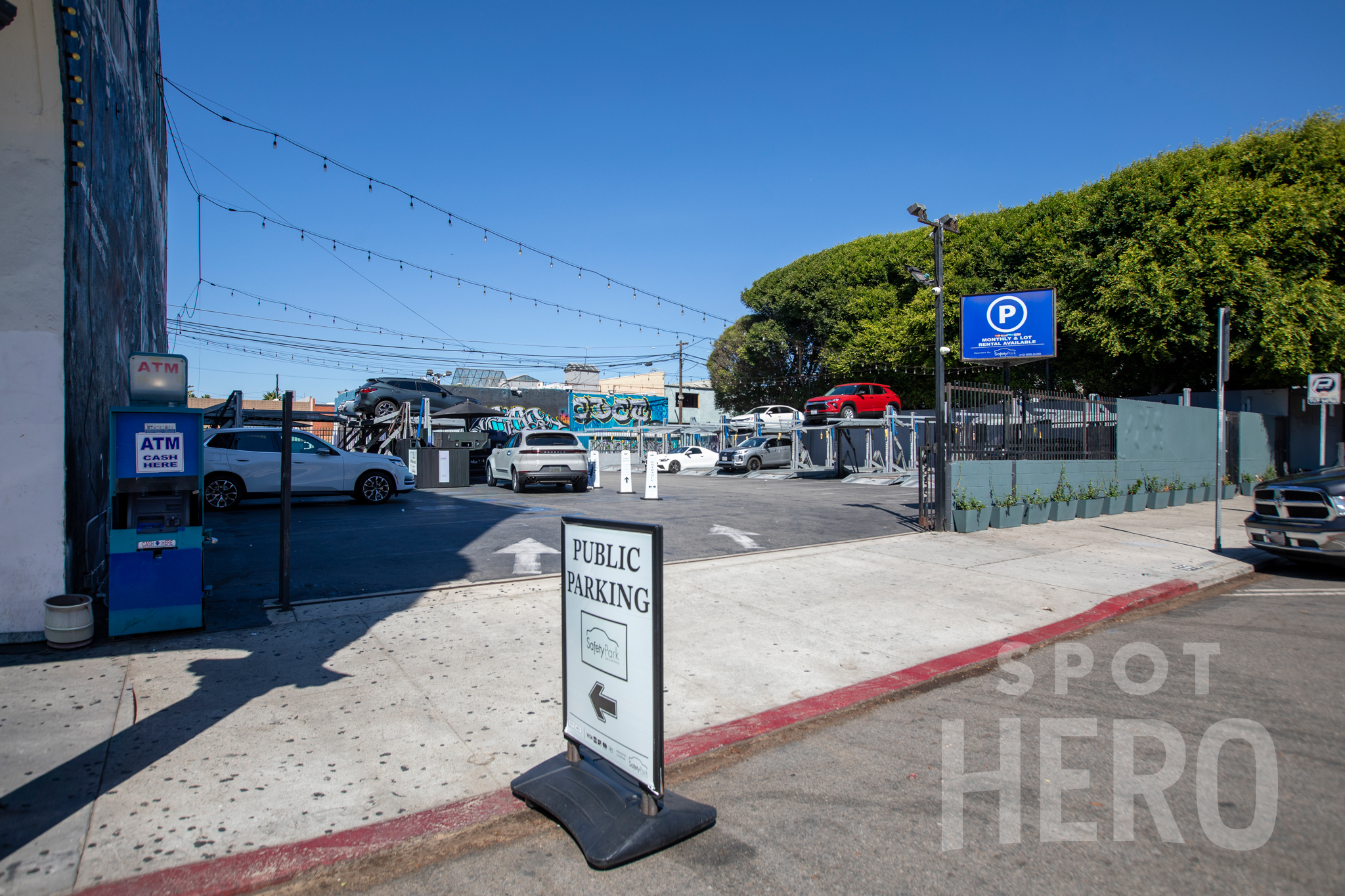 Photo of 29 Windward Ave. - Valet Stand