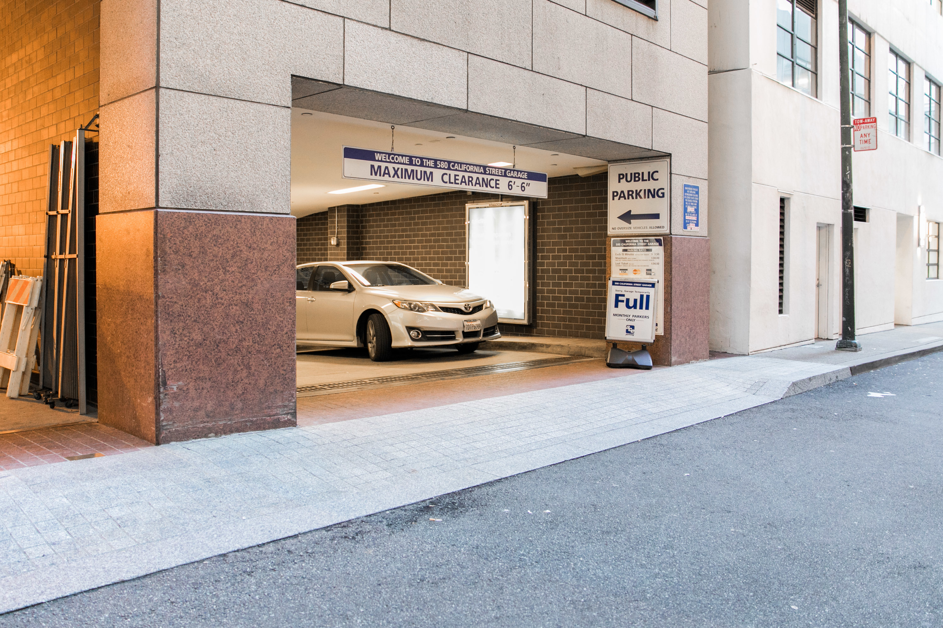 Photo of 15 Spring St. (580 California St.) - Valet