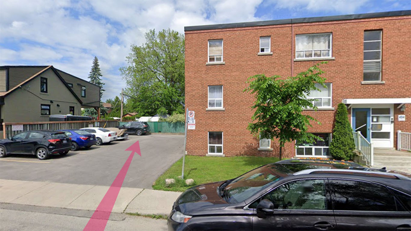 Photo of 494 Mortimer Ave. - Spot #1