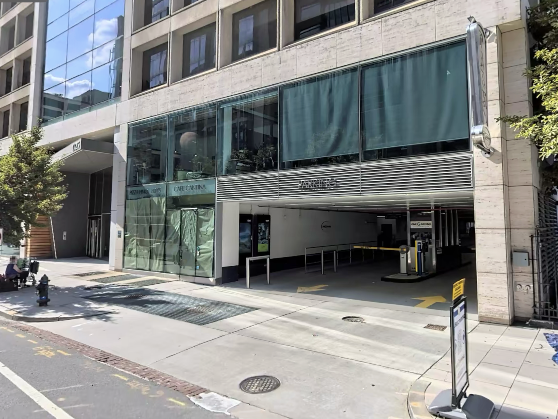 Photo of 1325 G St. NW - Garage