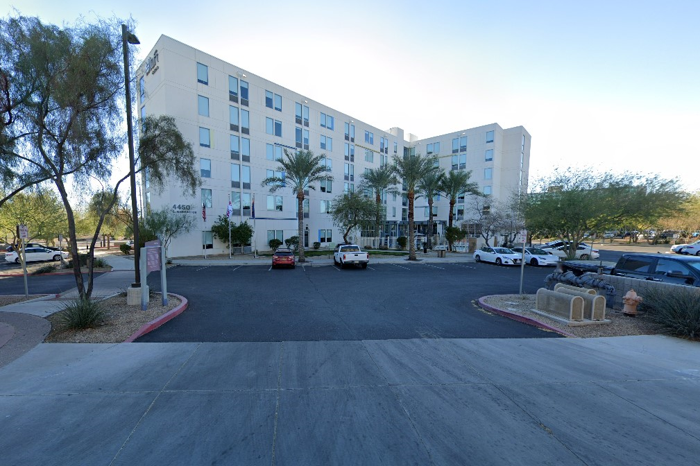 Photo of Aloft Phoenix Airport - Uncovered Self Park