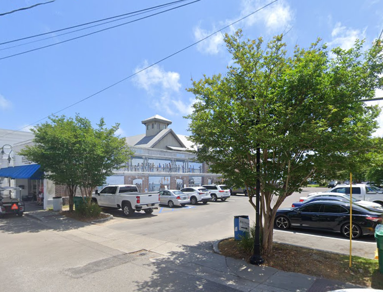 Photo of 120 Main St. - Hancock Whitney Lot