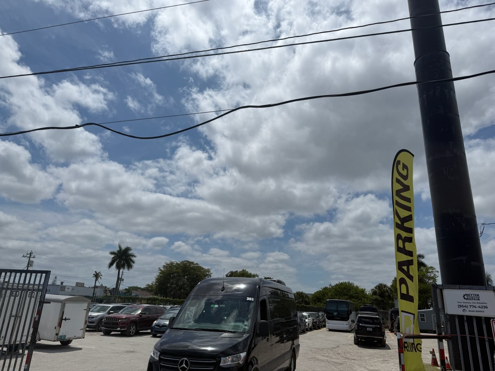 Photo of FT FLL Airport Parking - Uncovered Self Park