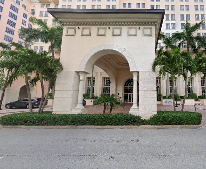 Photo of 50 Alhambra Plz. - Hyatt Regency Coral Gables Valet Stand