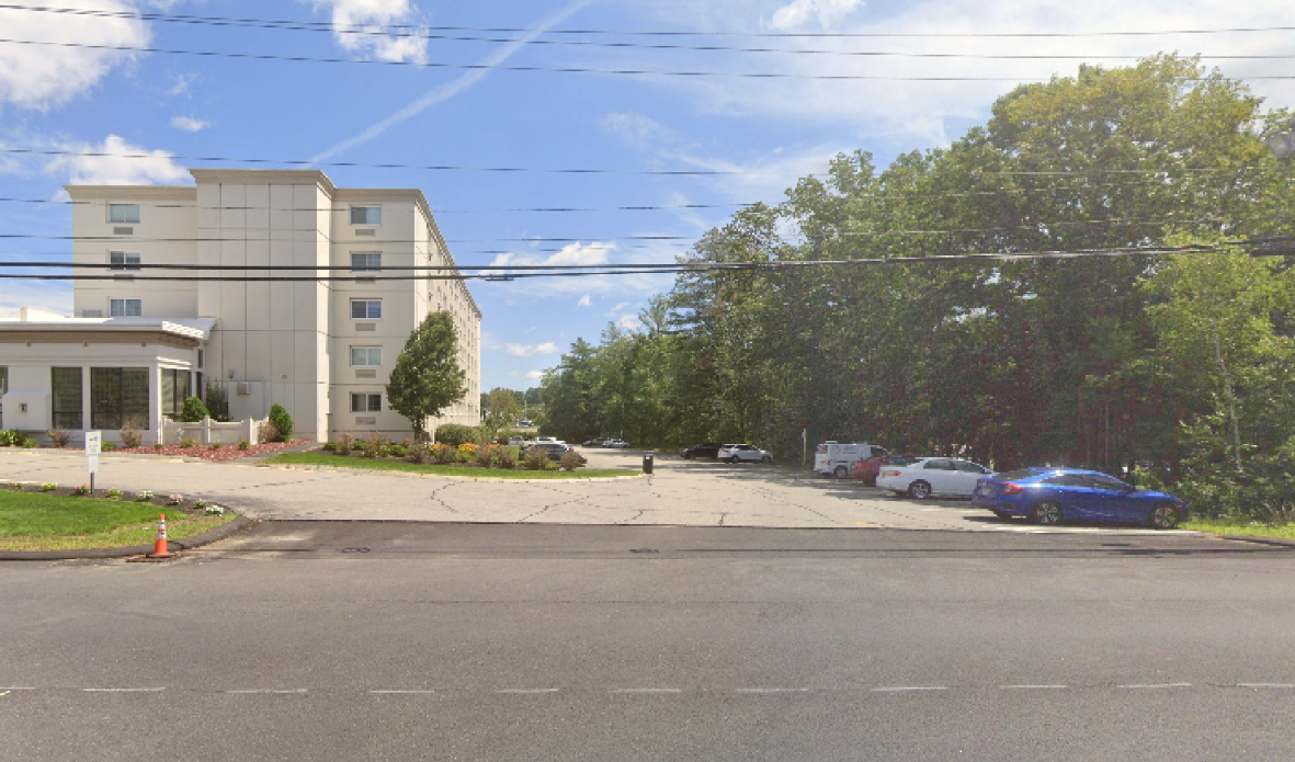 Photo of 3 Keewaydin Dr. (1 Keewaydin Dr.) - Holiday Inn Salem Lot