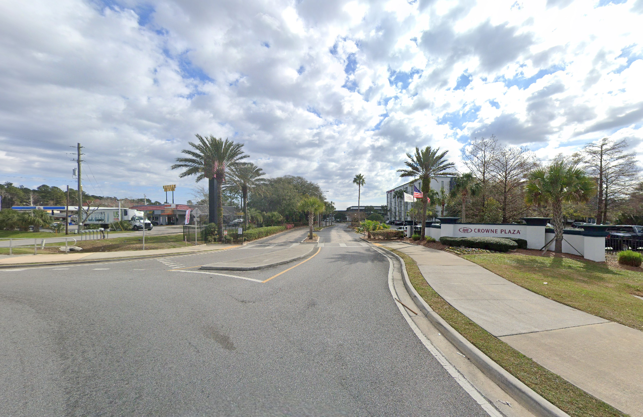 Photo of Crowne Plaza JAX - Uncovered Self Park