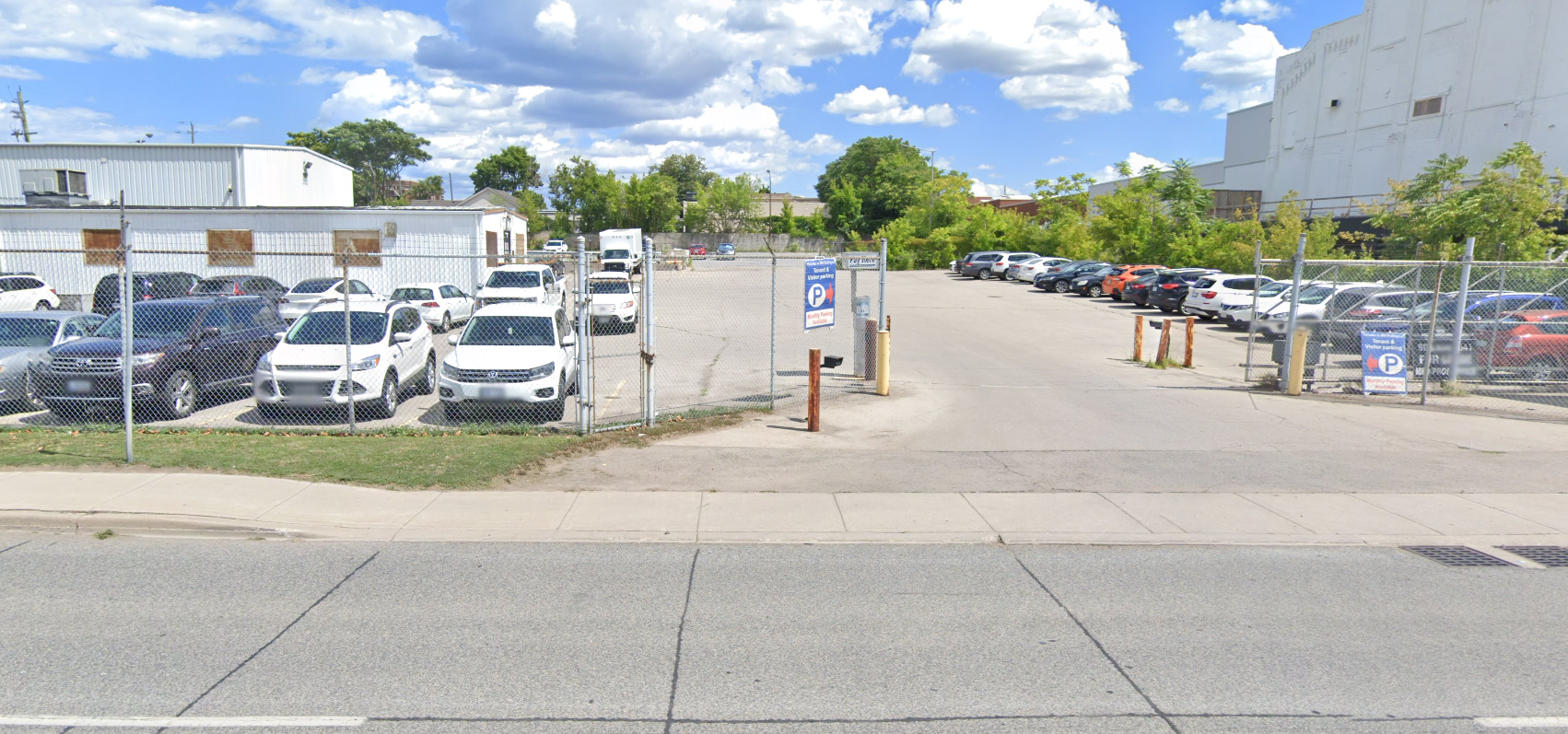 Photo of 400 Wellington St. N - Lot