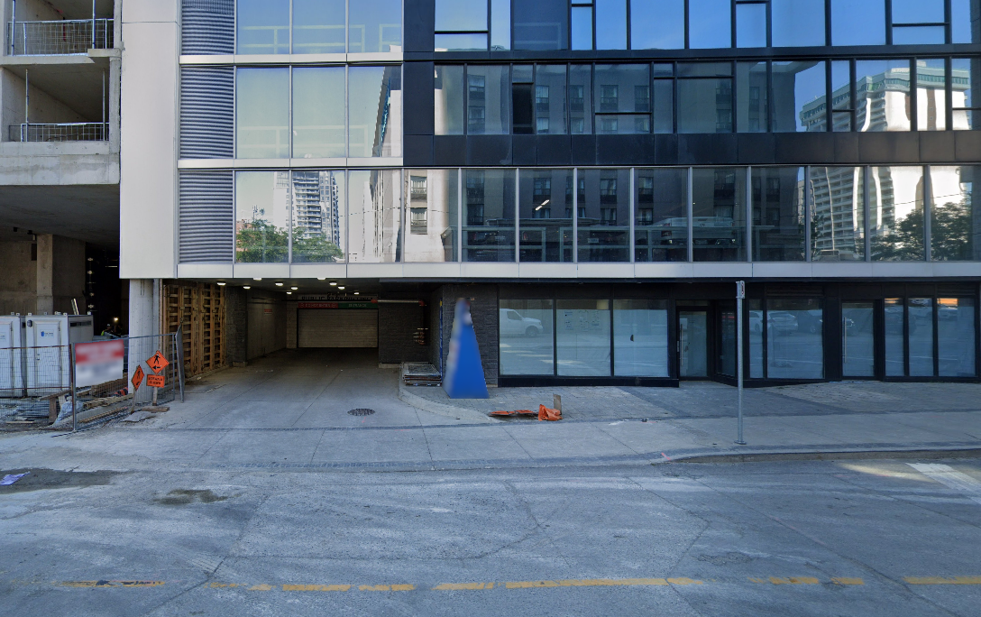 Photo of 11 Caroline St. S (20 George St.) - Garage
