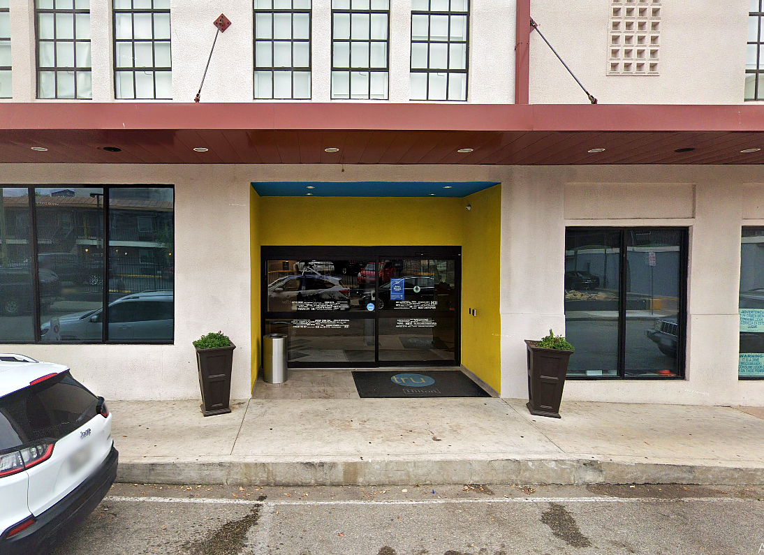 Photo of 901 E Houston St. - Tru by Hilton San Antonio Valet