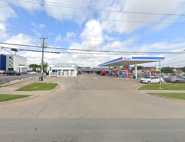 Photo of 936 N Collins St. - Koala Bears La Verde Lot