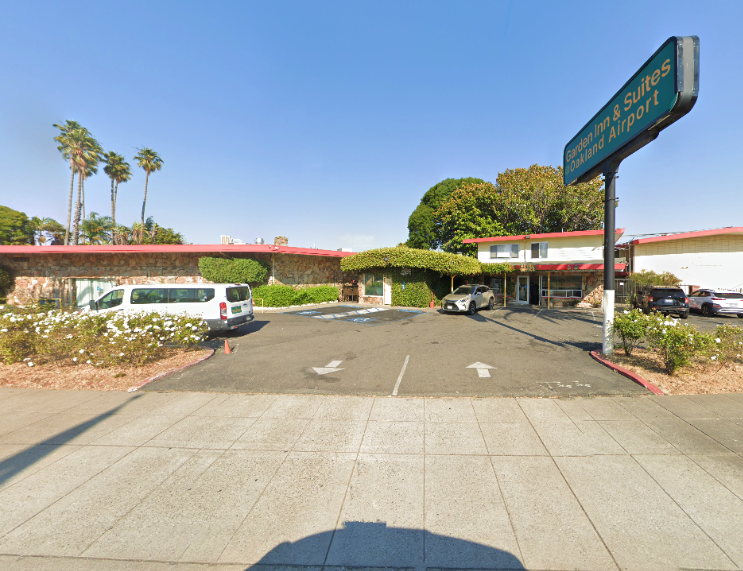 Photo of Park and Fly at Garden Inn Oakland Airport - Uncovered Self Park