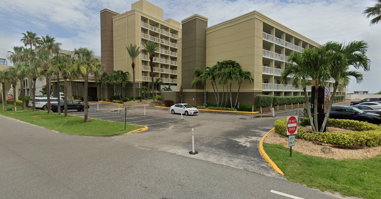 Photo of Crowne Plaza Melbourne Valet. - 2605 N Hwy. A1A