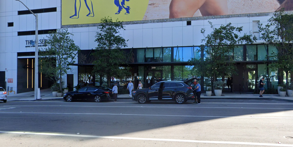 Photo of 398 NE 5th St. - Elser Hotel Valet Stand