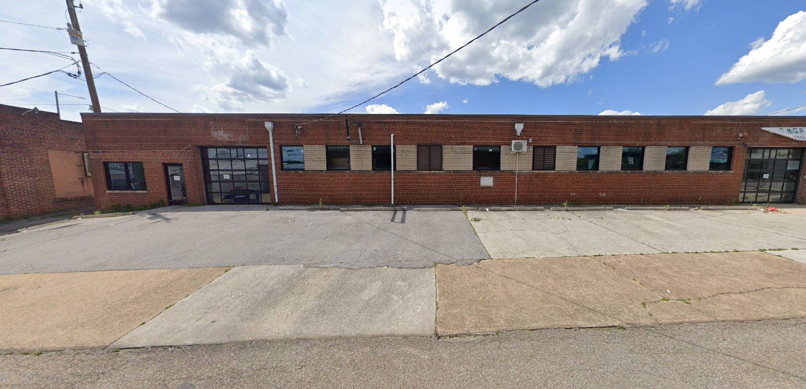Photo of 611 E Depot Ave. - Glass Lot