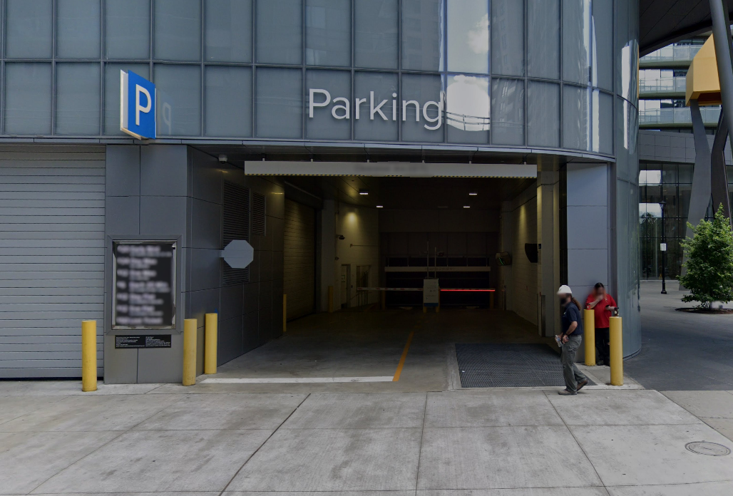 Photo of 19 Grand Trunk Crescent (16 York St.) - Garage (Lot #87)