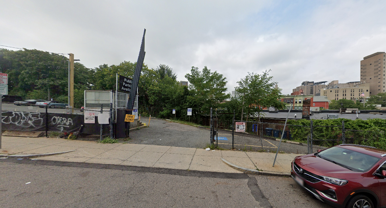 Photo of 25 Calumet St. - Calumet Lot