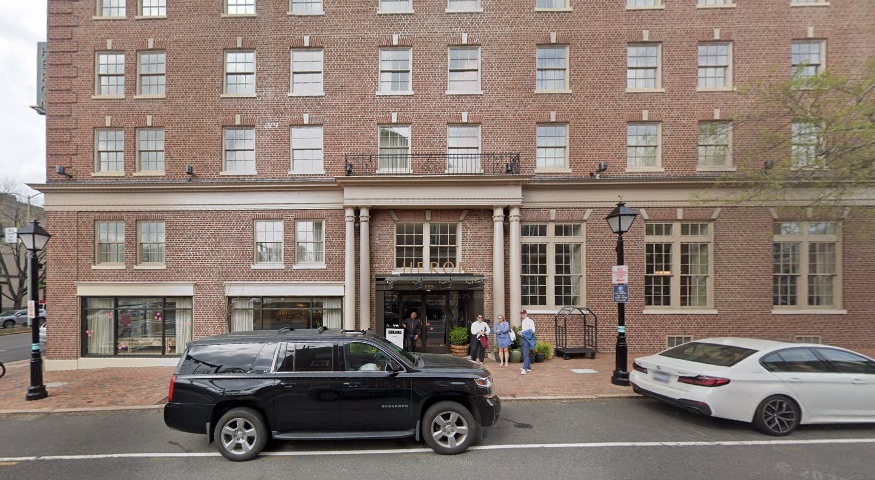 Photo of 699 Prince St. - Hotel Heron Valet Stand