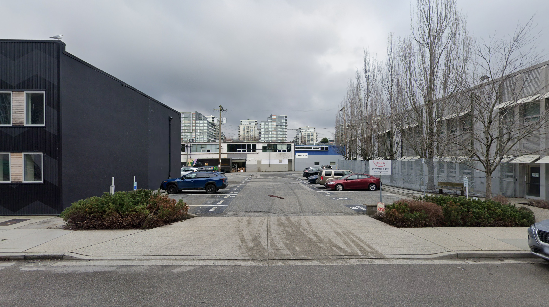Photo of 151 W 4th Ave. (149 W 4th Ave.) - Lot #2323