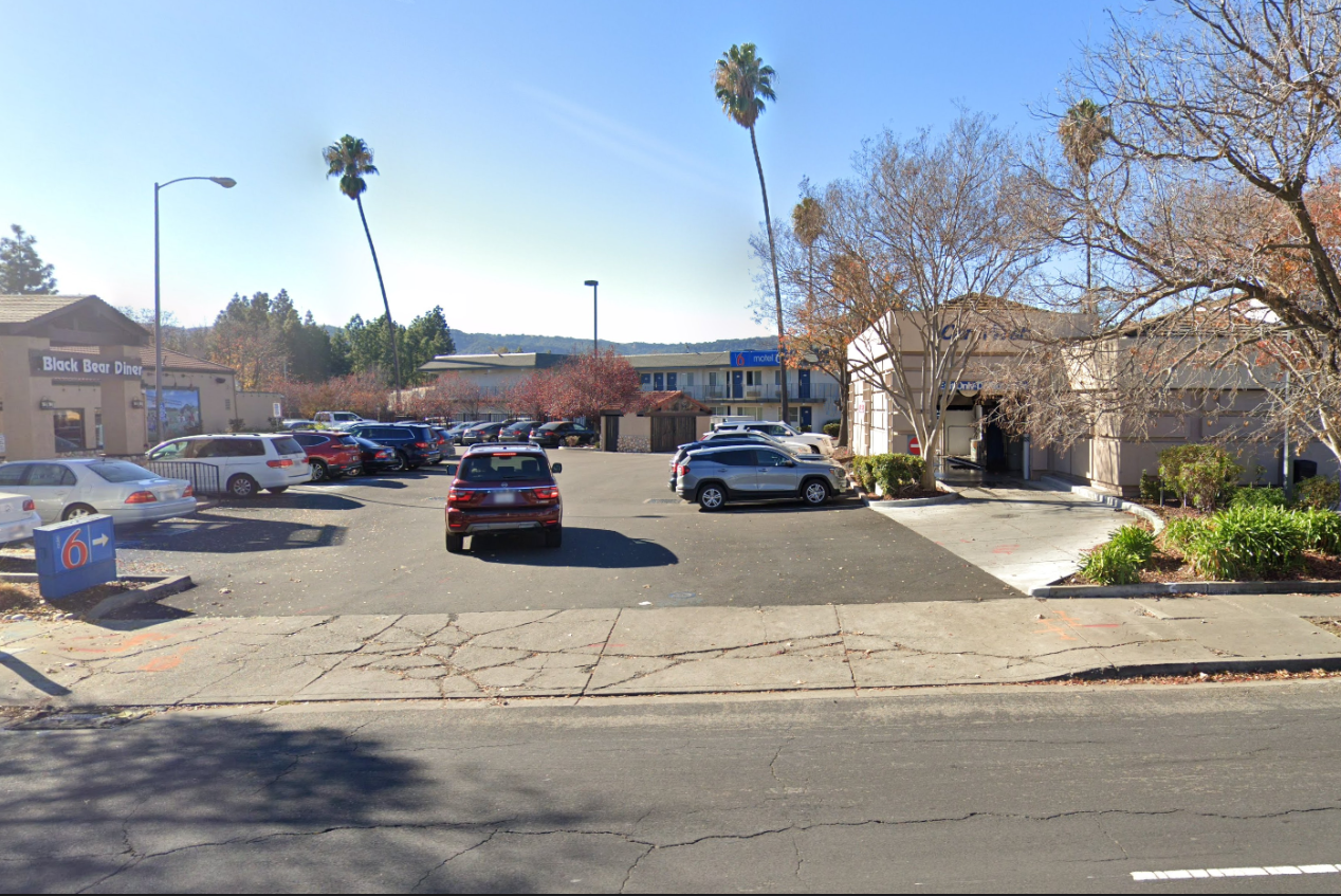 Photo of 5102 Hopyard Rd. - Motel 6 Pleasanton Lot