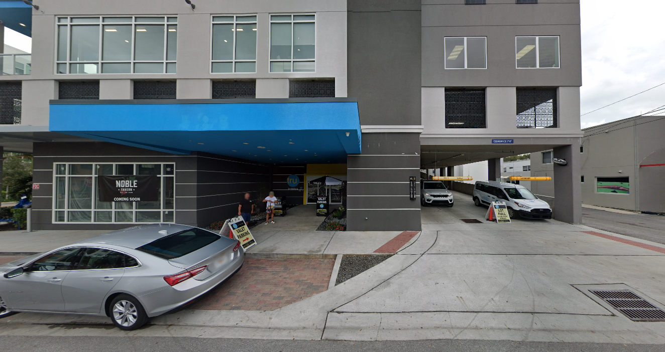 Photo of 20 17th St. S - Tru by Hilton St. Petersburg Downtown Central Ave. Valet Stand