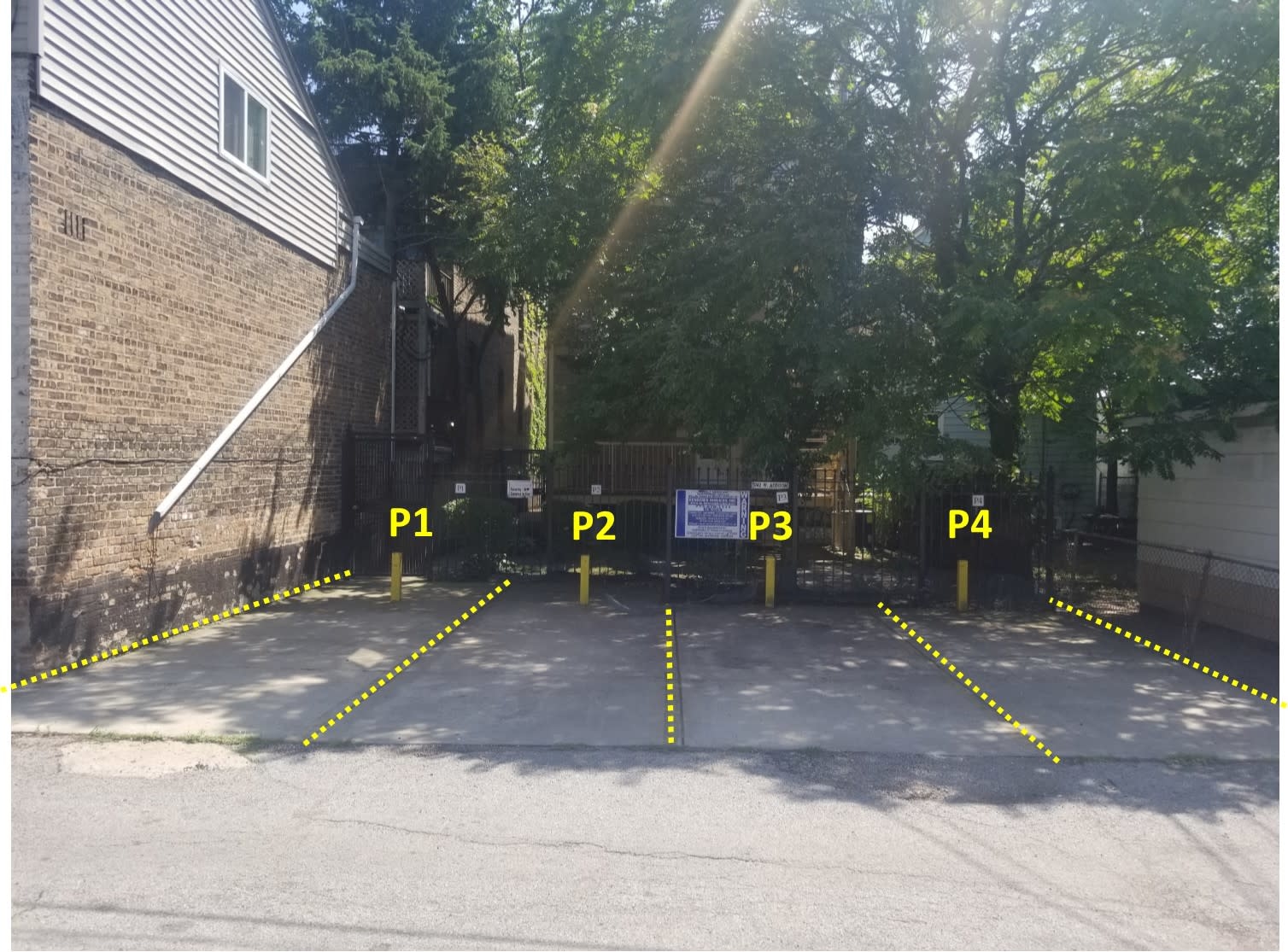 Photo of 1742 W Addison St. - Spot #P2