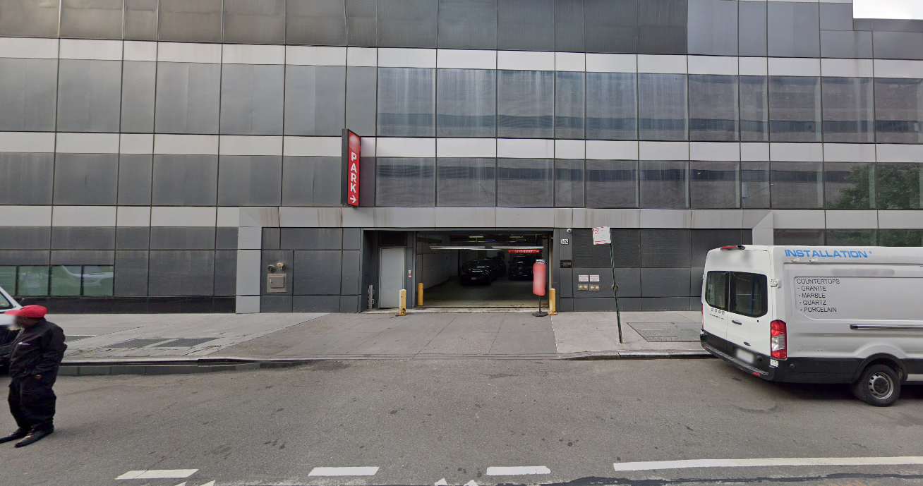 Photo of 624 W 43rd St. (605 W 42nd St.) - Sky Garage