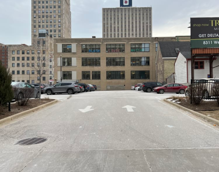Photo of 601 W Wells St. - Lot