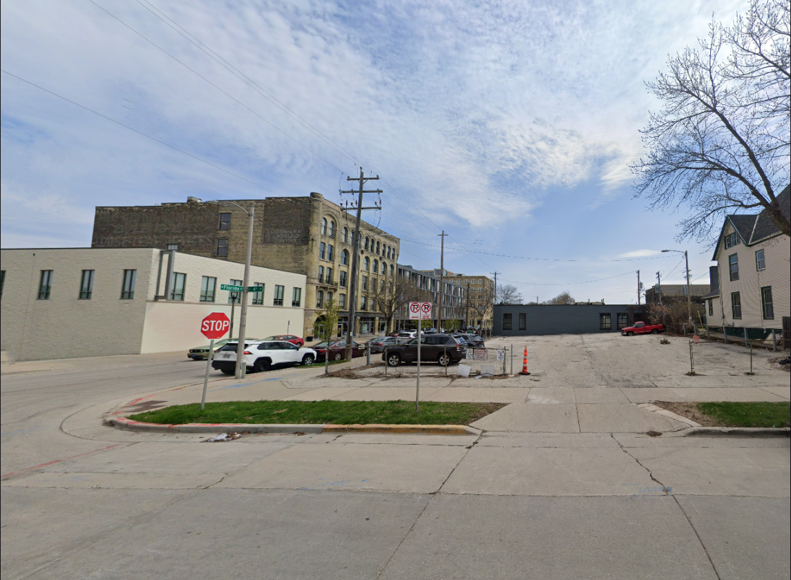 Photo of 417 S 4th St. - Florida St. Lot