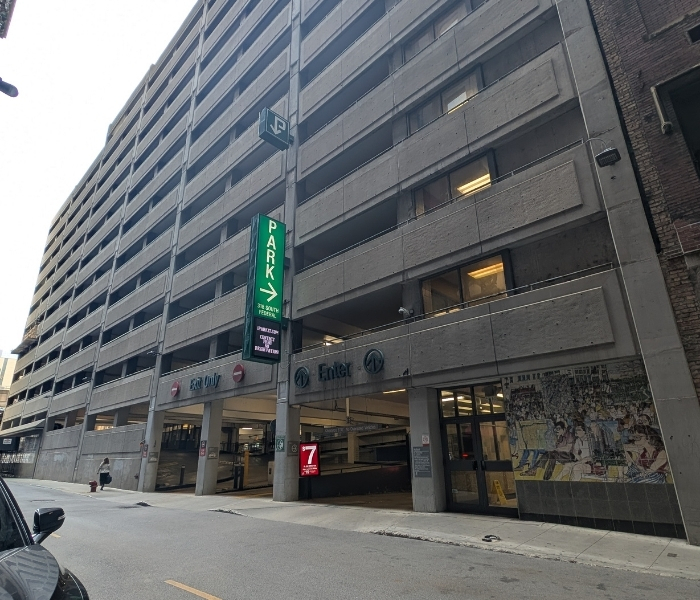 Photo of 318 S Federal St. - South Loop Garage.