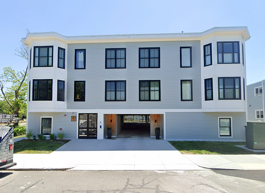 Photo of 181 Coleridge St. - Garage