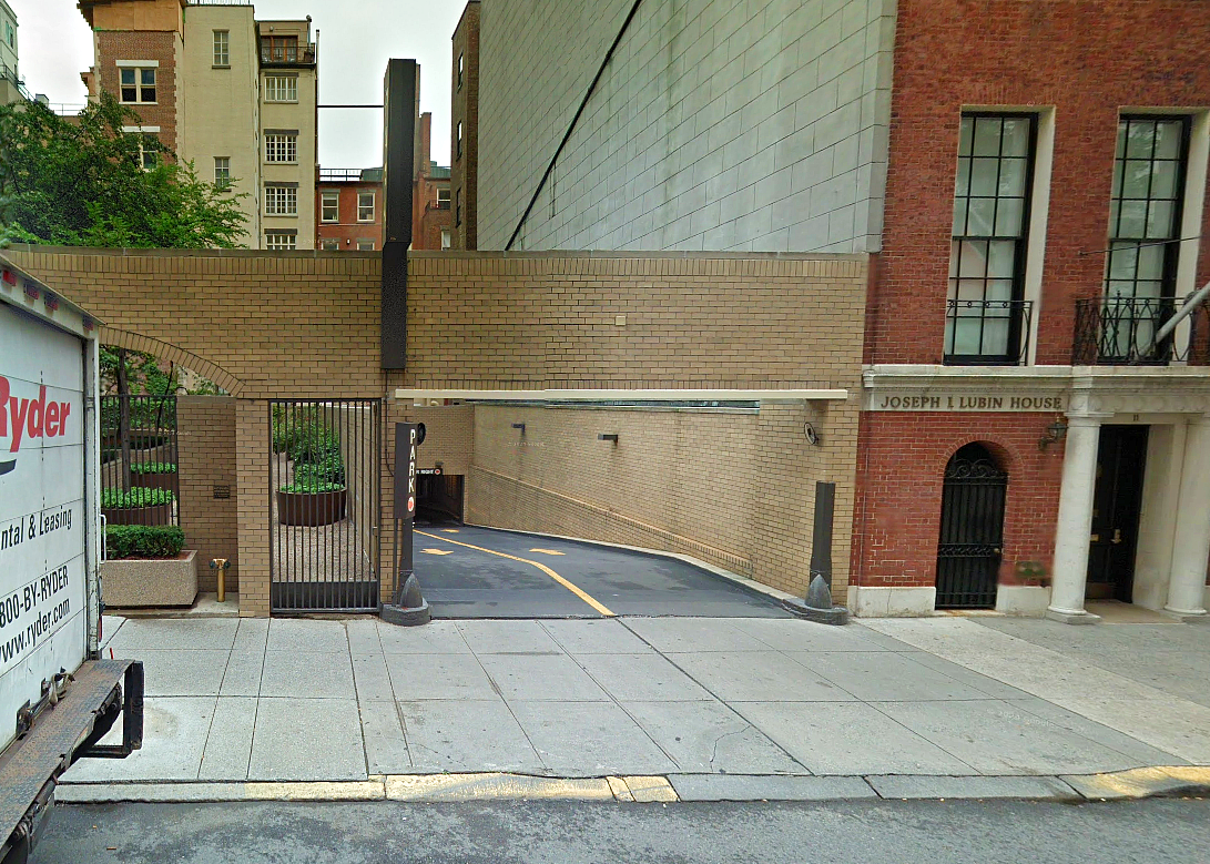 Photo of 11 E 61st St. (800 5th Ave.) - Impark 800 Valet Garage