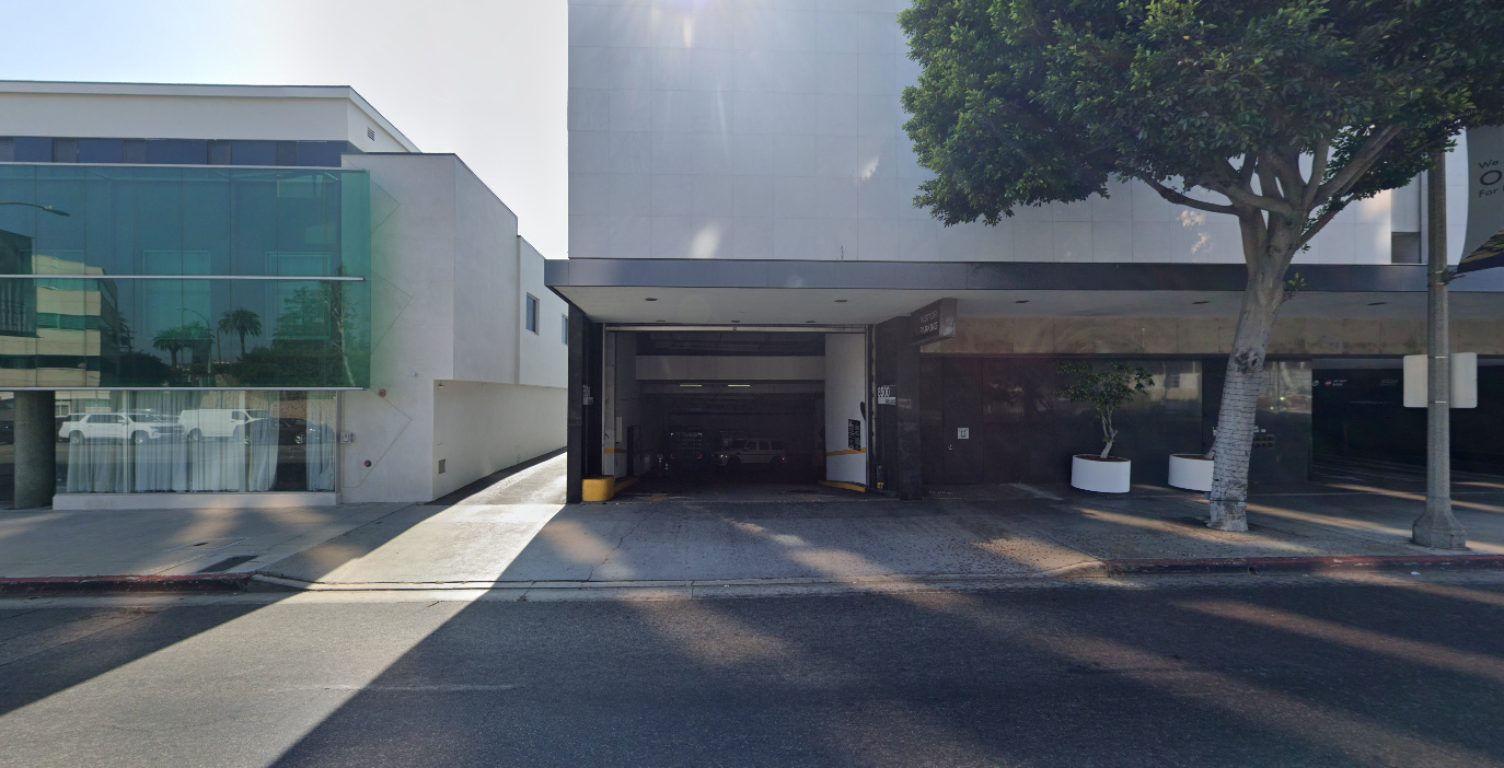 Photo of 213 S La Cienega Blvd. (8500 Wilshire Blvd.) - Valet Garage
