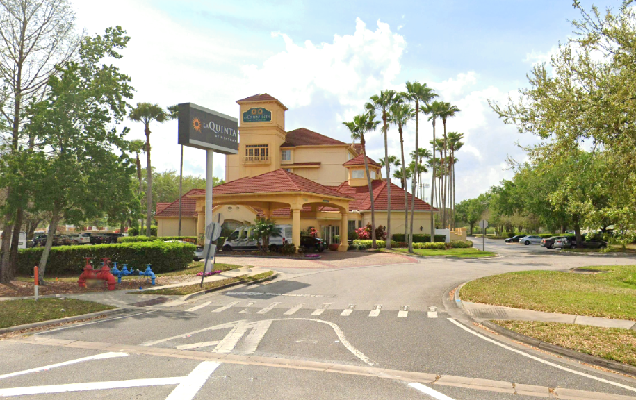 Photo of La Quinta Inn & Suites Orlando Airport North Lot - Uncovered Self Park