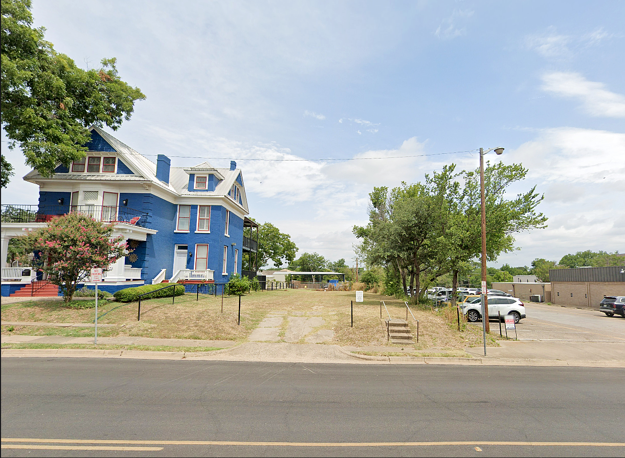 Photo of 613 Columbus Ave. - Lot